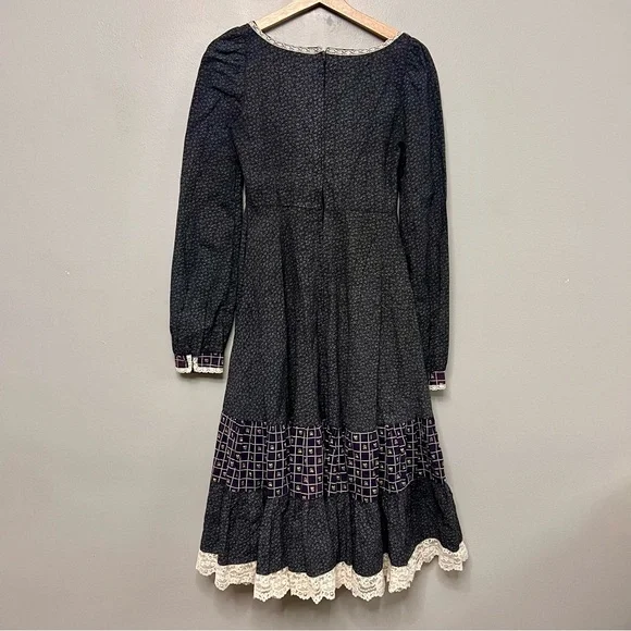VTG 70s Gunne Sax Prairie Dress Dark Floral Print W/ Lace & Square Bodice XS - Picture 9 of 16